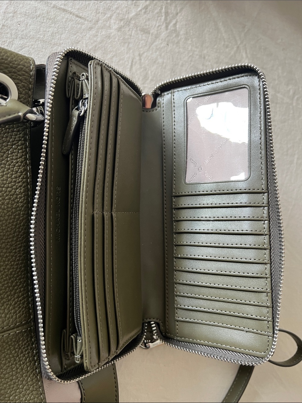 NWOT Michael Kors shoulder bag matching wallet in olive green - Picture 4 of 4